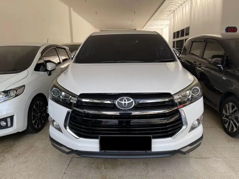 TOYOTA KIJANG INNOVA 2.4 VENTURER A/T TH 2017
