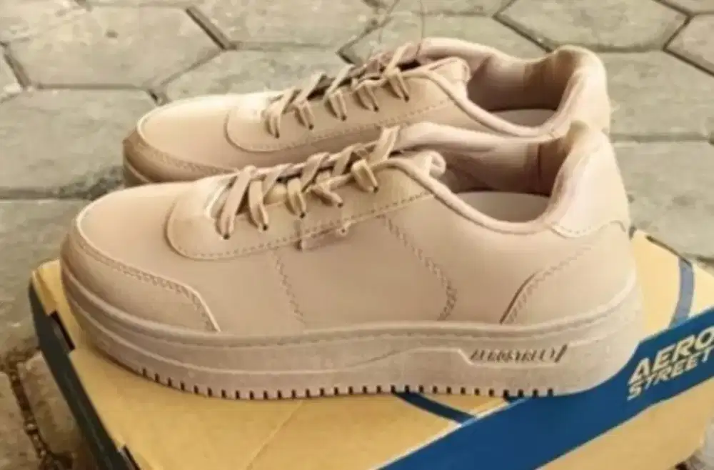 SEPATU SNEAKERSS AEROSTREET LEONA ONE TONE WANITA