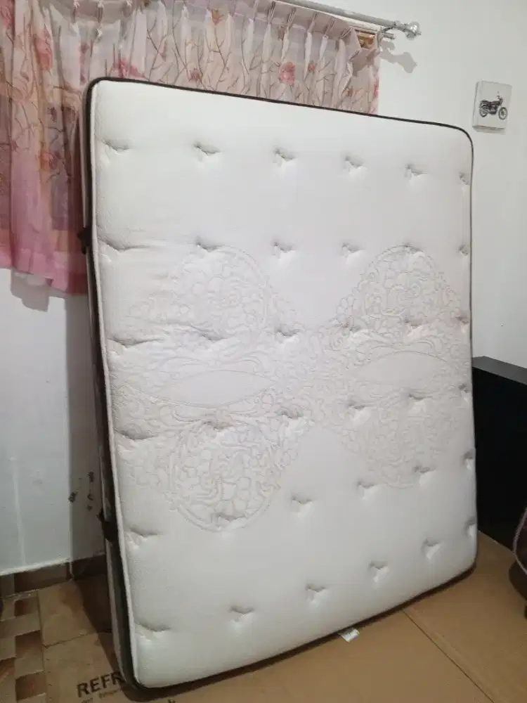 Jasa cuci kasur springbed sofa karpet jok mobil dll