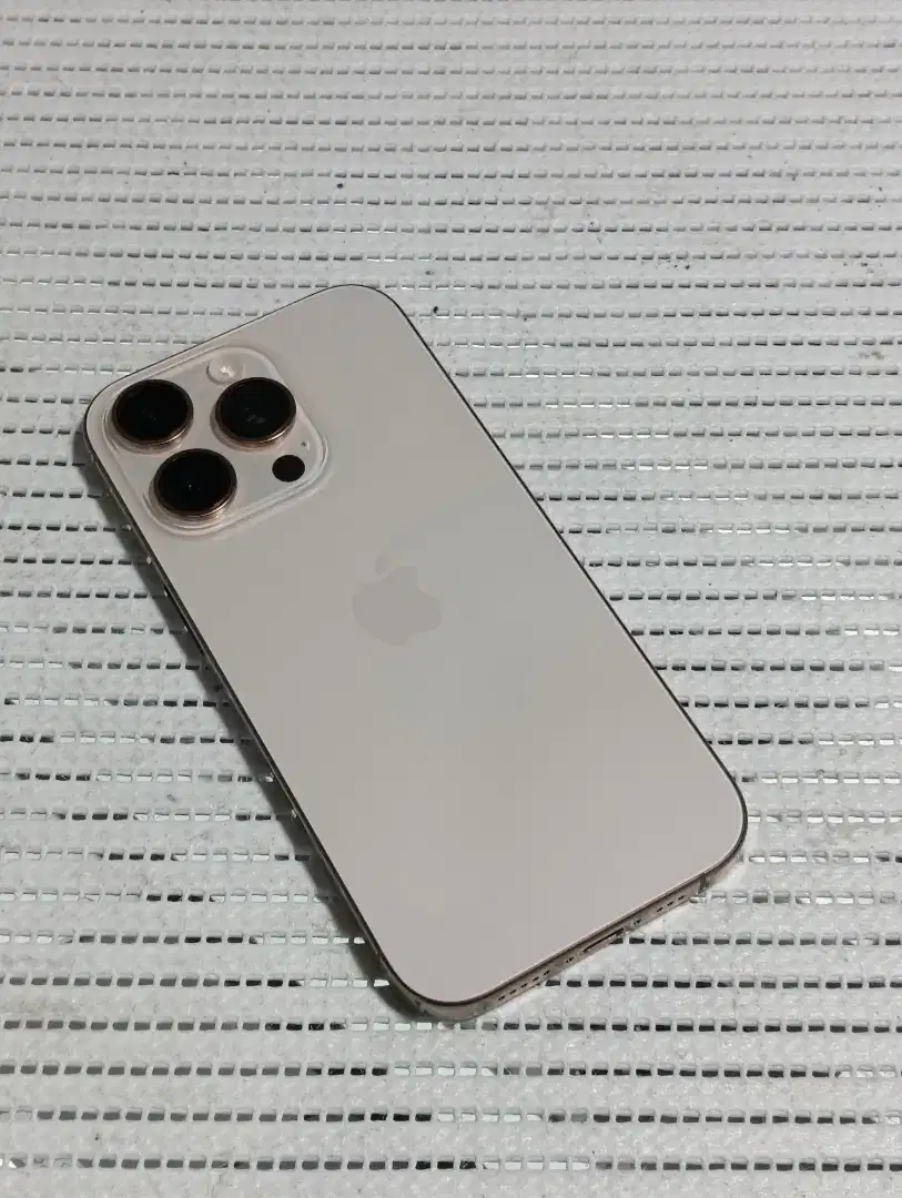 iPhone 16 Pro 256 Gb Dessert Titanium Garansi Resmi