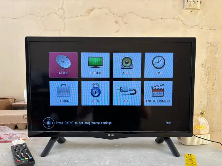 LG Monitor TV 24”