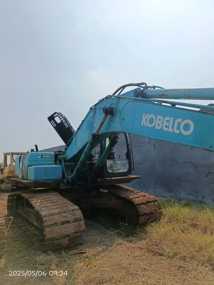 EXCAVATOR KOBELCO SK200-8 TAHUN 2012