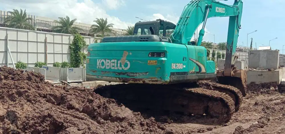 EXCAVATOR KOBELCO SK200-8 TAHUN 2013