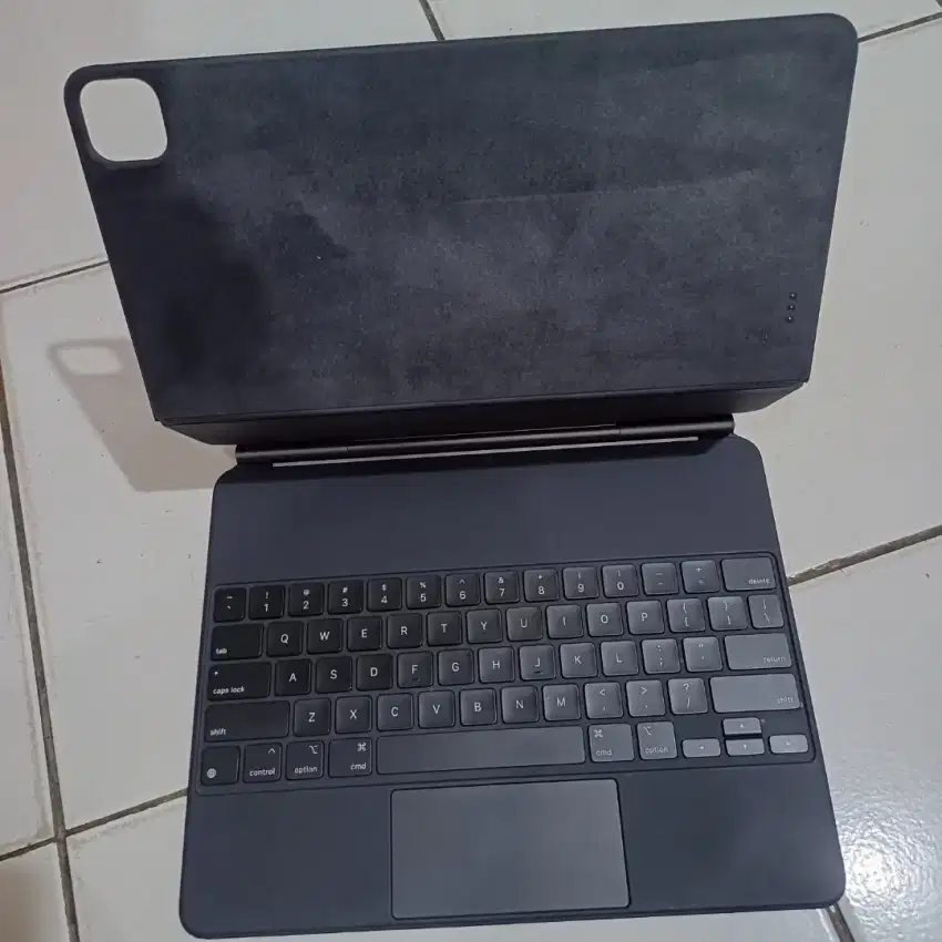 Magic Keyboard Ipad Pro 12,9 Inch Hitam