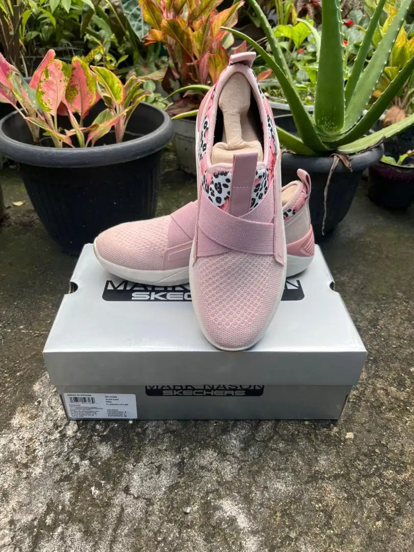 Sepatu skecher x mark nasion ori