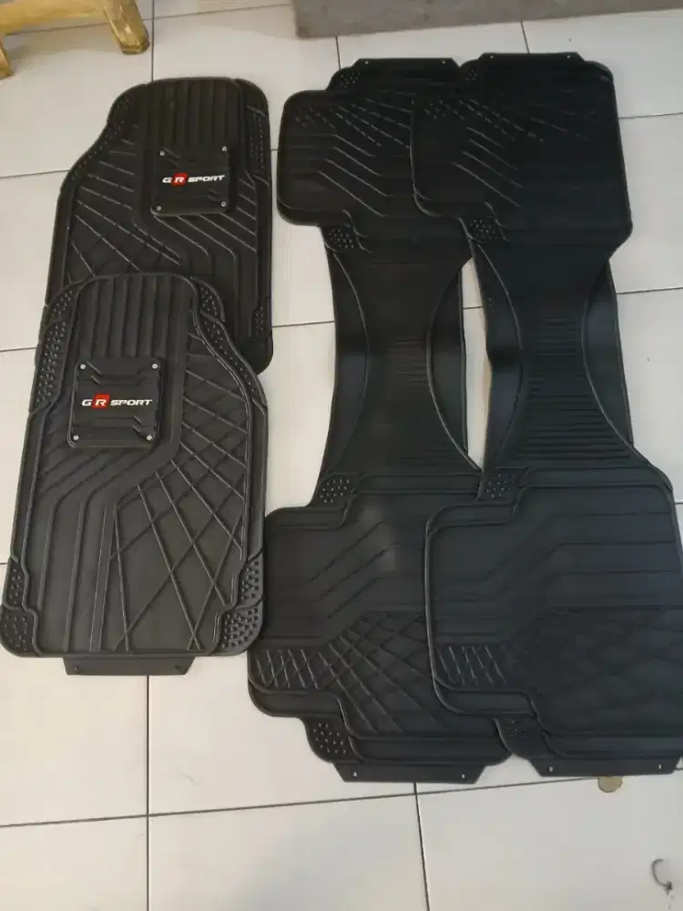 Karpet karet mobil 3 baris universal
