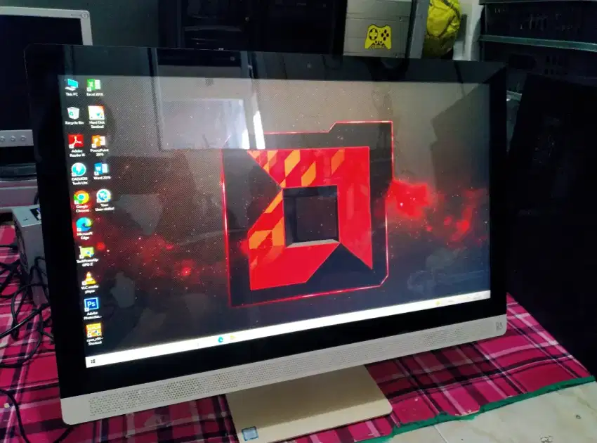 AIl in One PC HP Gen7 Core i5 7400t 1Tb Vga 2gb ddr5 IPS 24 Touch..