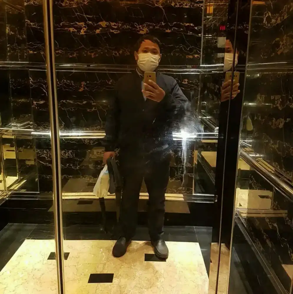 Saya mencari kerja.punya ijasah smp.sudah pengalaman sebagai OB.