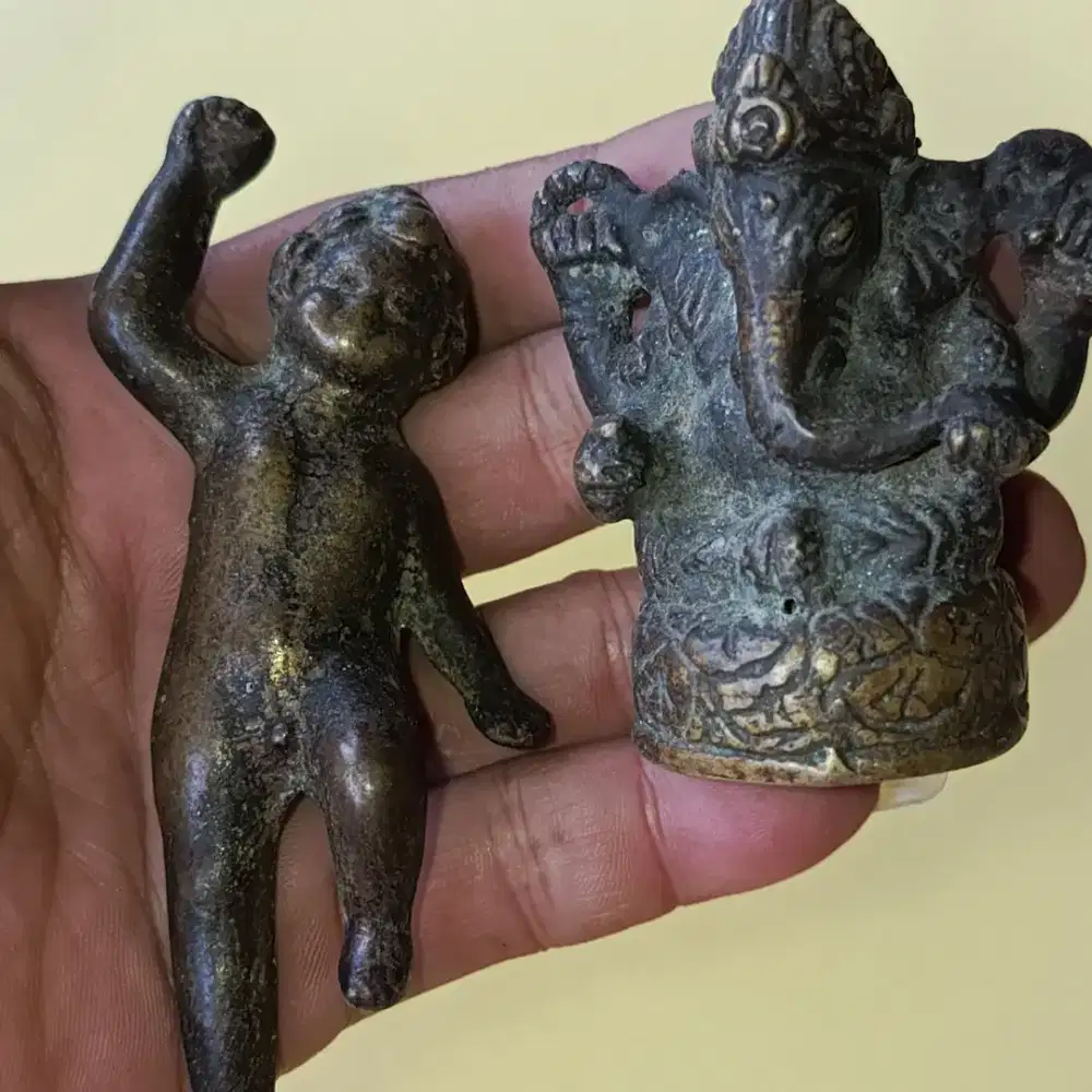 Sepasang patung logam 2 jadul kuno dan antik