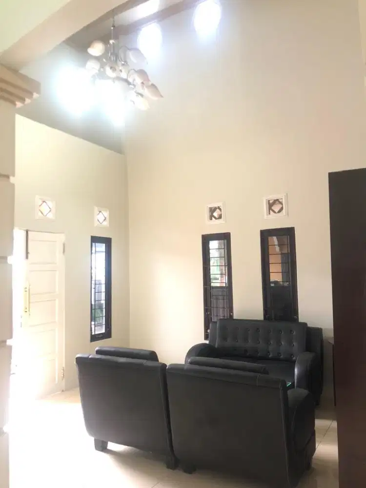 Di kontrakan rumah pribadi tipe 75 siap huni dekat post satpam (NEGO)