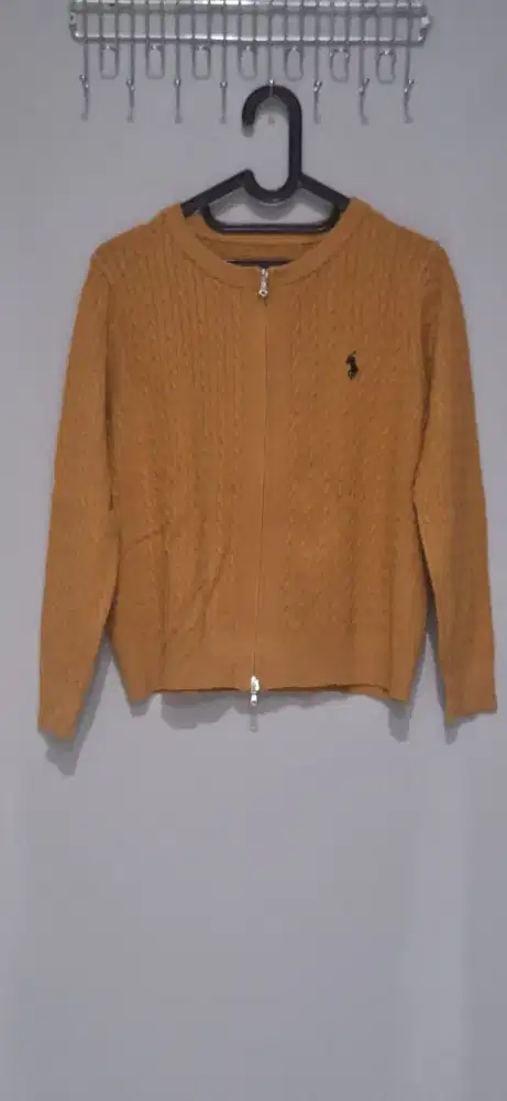 Atasan rajut import halus.Warna Kuning Gelap ( Mustard)