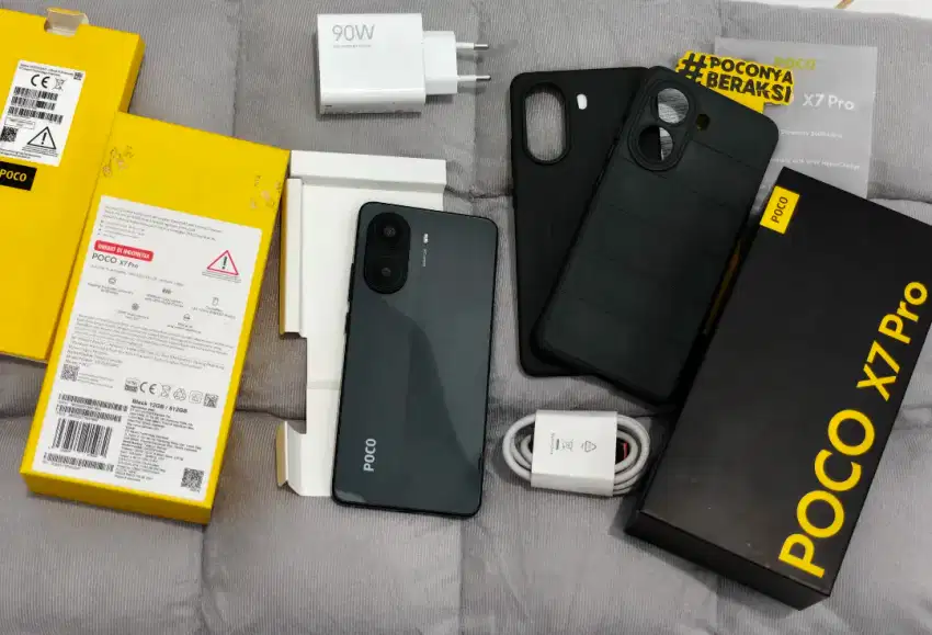 Poco X7 Pro 12/512GB Black Hitam 
Fullset Aktivasi Juni 2025