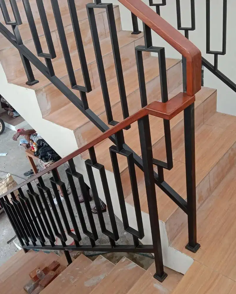 Reling tangga dan balkon