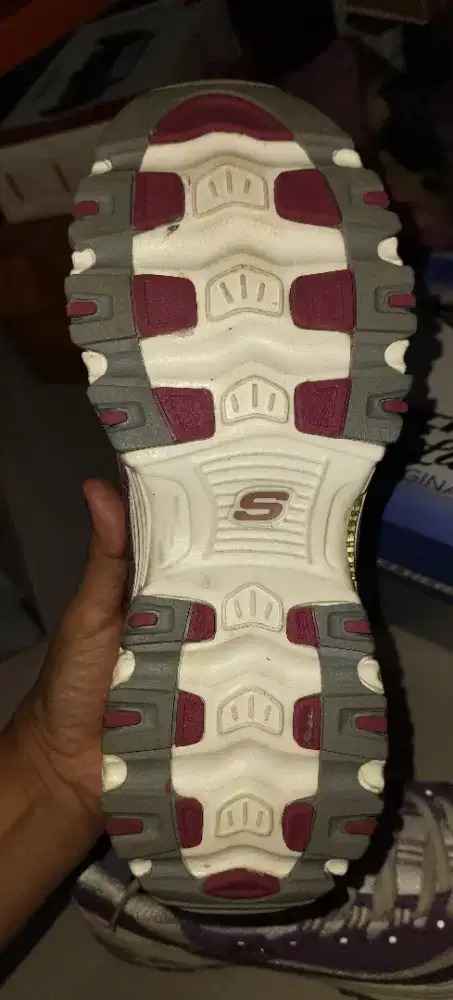 Dijual sepatu cewek skechers