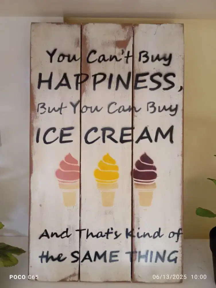 Hiasan Dinding ice cream UK 50 x 30 cm bahan kayu dan painting