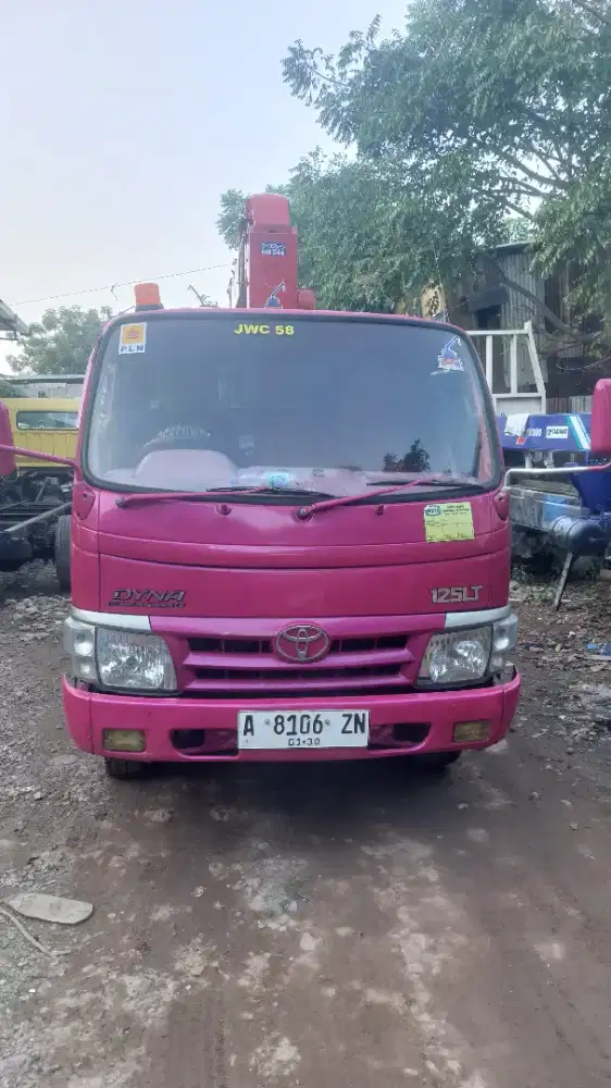 Dijual truck crane unic 340 dyna 125 lt