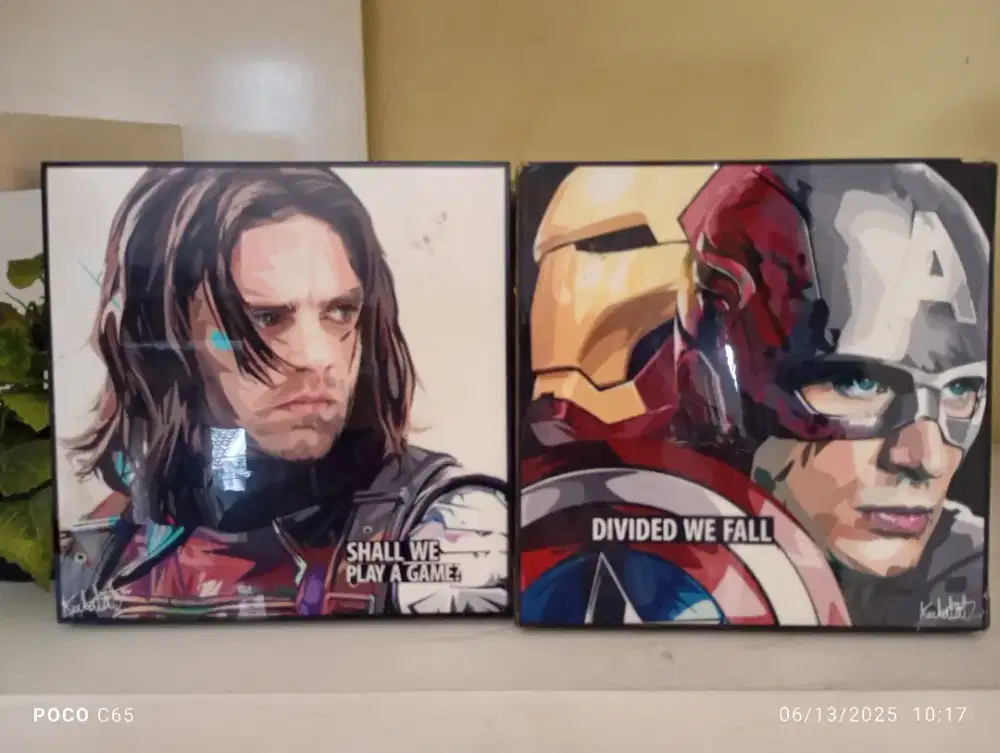 Hiasan Dinding Avangers UK 26 x 26 cm bahan kayu dan printing glosy