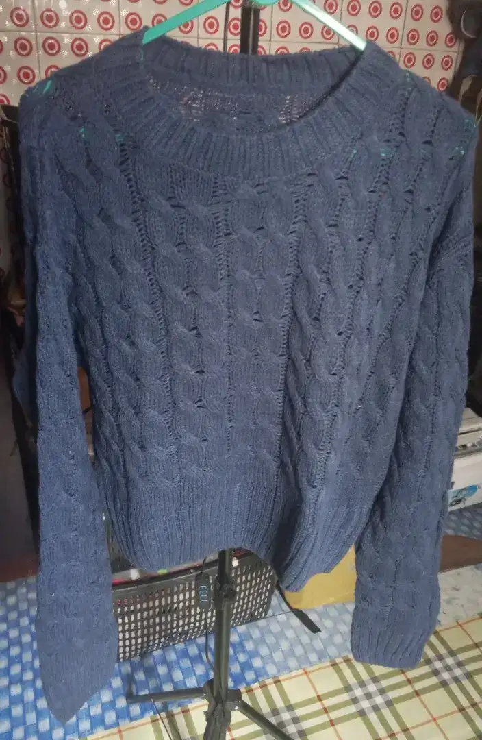 Preloved croptop rajut kepang