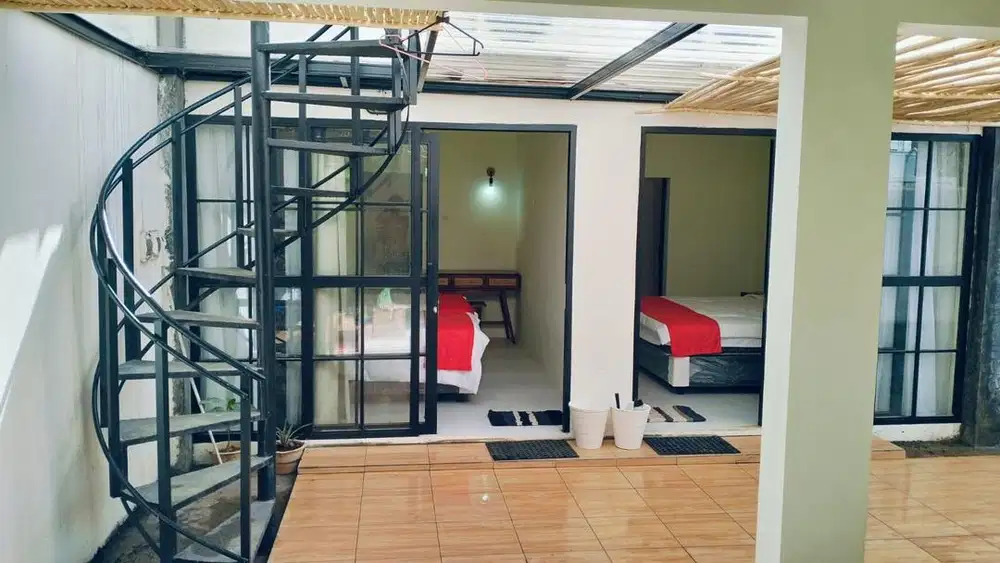 Jual / sewa villa Ungasan/ Jimbaran bali 12x13 m mewah kolam renang