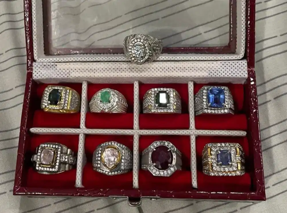 Dijual batu permata bermemo