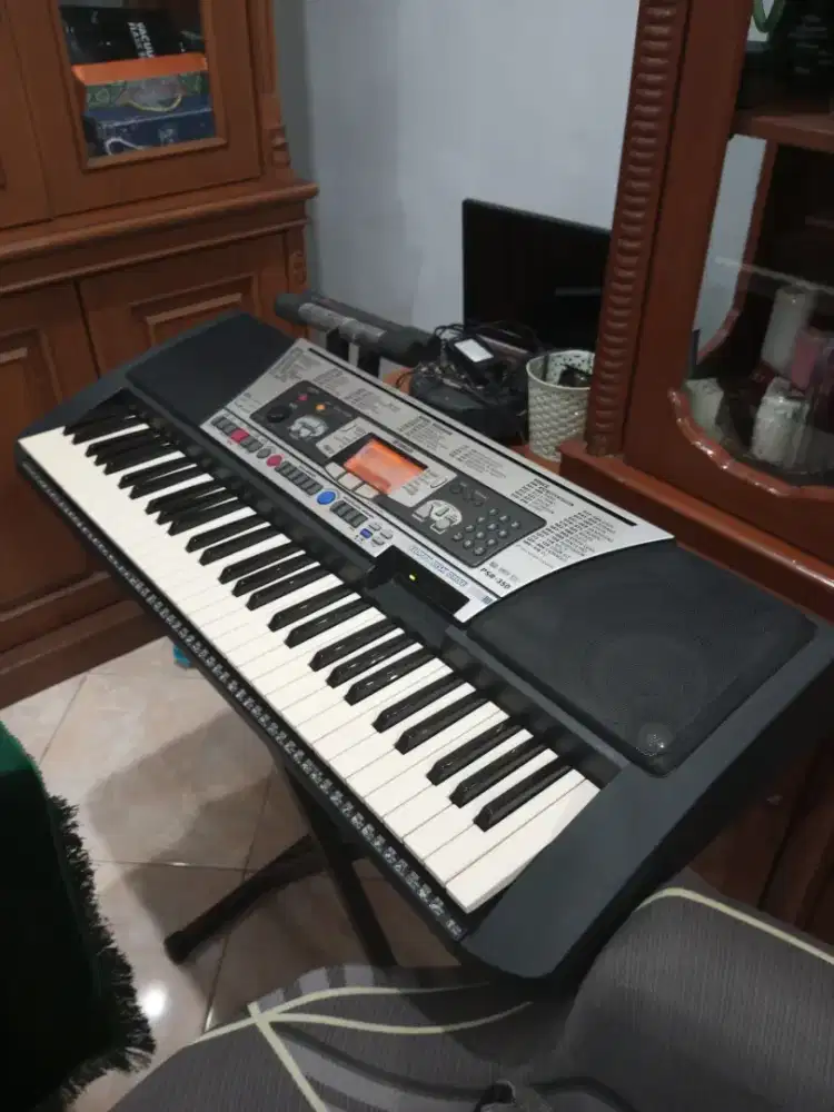 7.5 jd 2.3 Keyboard Yamaha PSR 350 Piano DGX 305 Roland Juno Korg 710