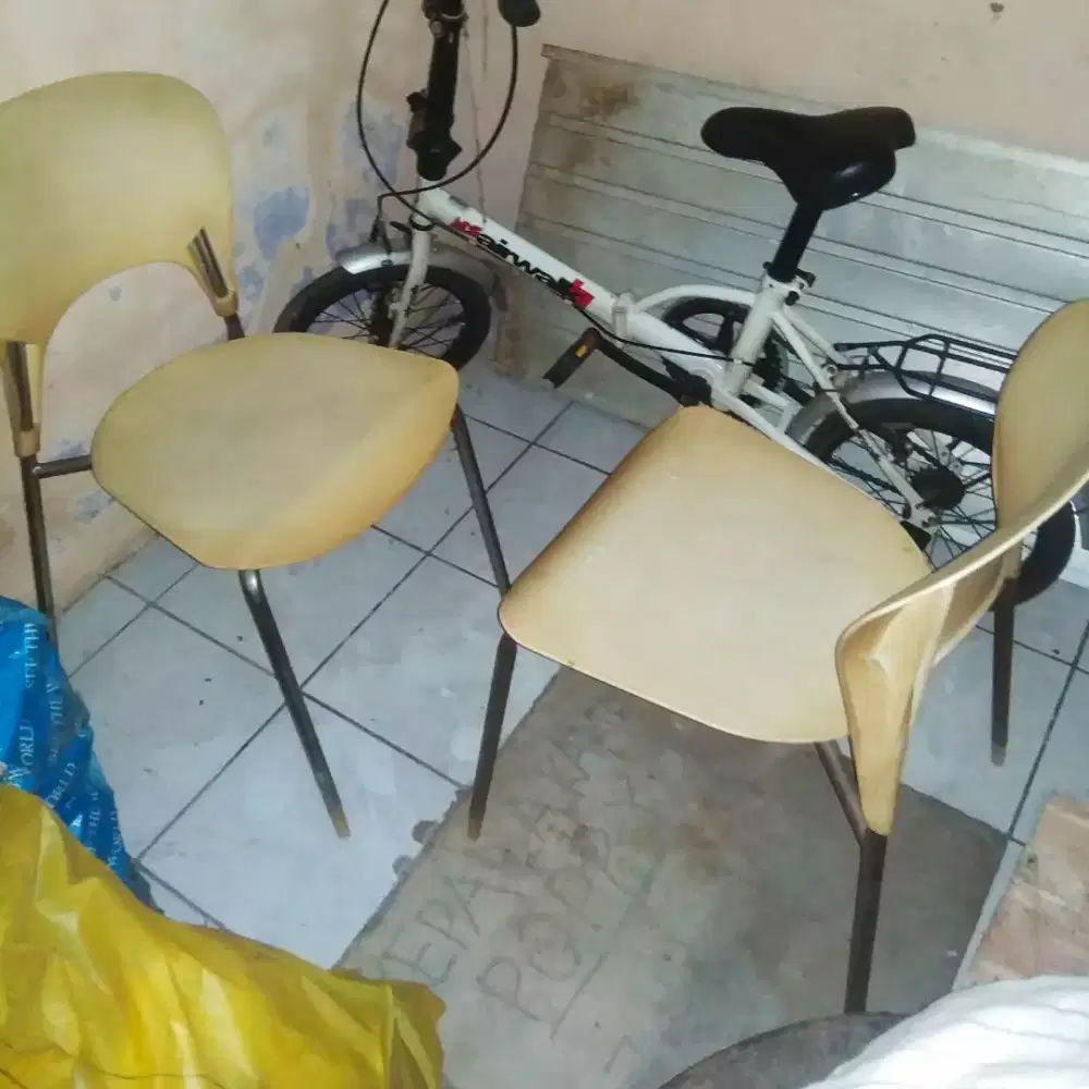 Kursi Teras Pelastik Besi