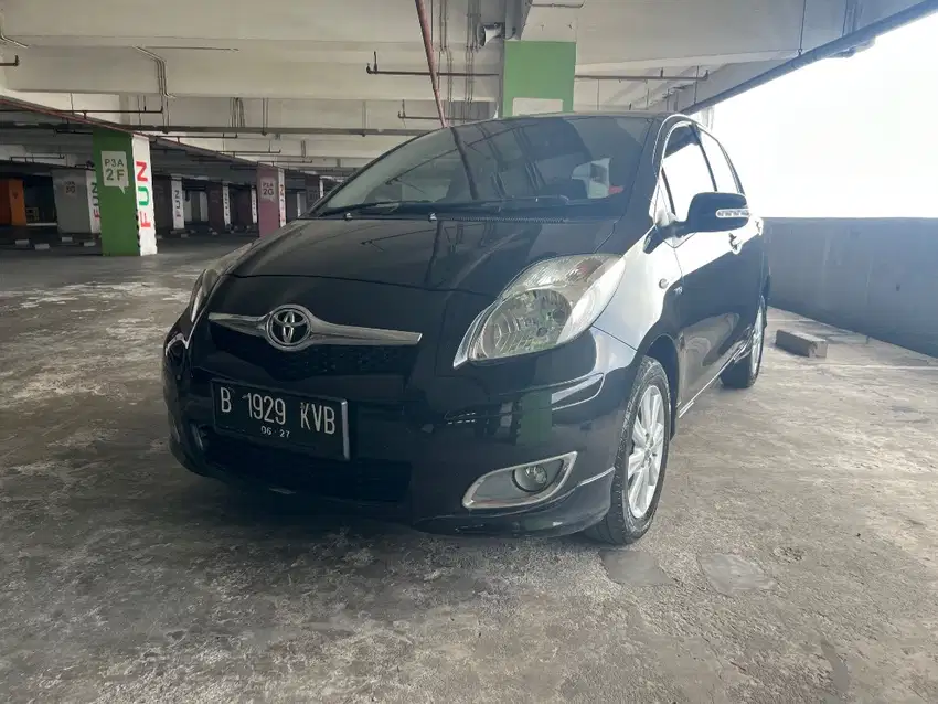 Toyota Yaris E AT CBU 2011 Hitam Facelift