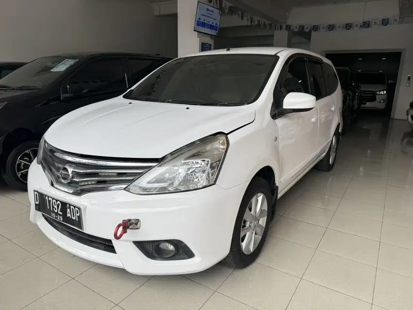 Low KM 31Rb - Nissan Grand livina 1.5 XV Facelift Bensin-MT 2015