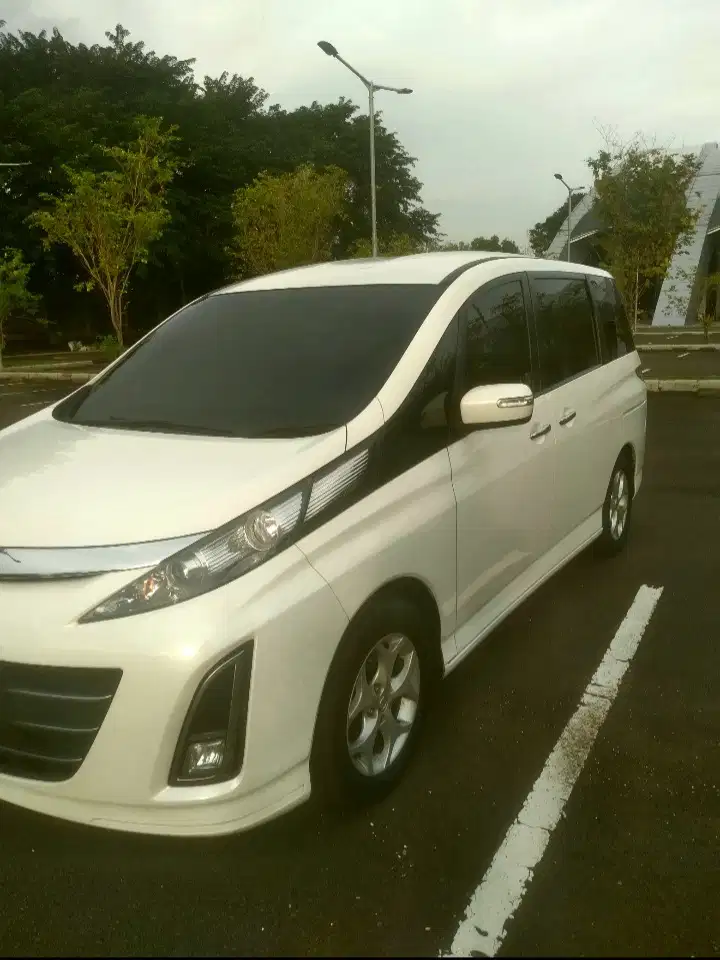 Mazda Biante  Bensin 2.0 A/T 2013 Putih