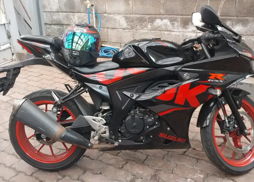 GSX-R150 keyless (2018) jual atau Barter Yamaha non Fairing