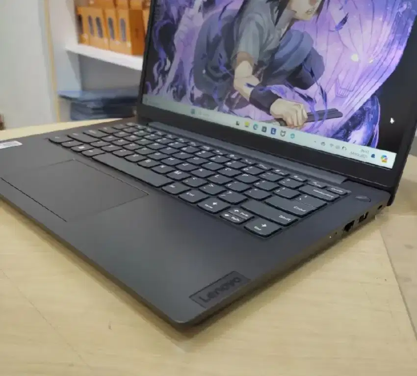 Lenovo Gaming V14 Amd 3020E Ram 8GB Ssd 256GB VGA 2GB Radeon mantab