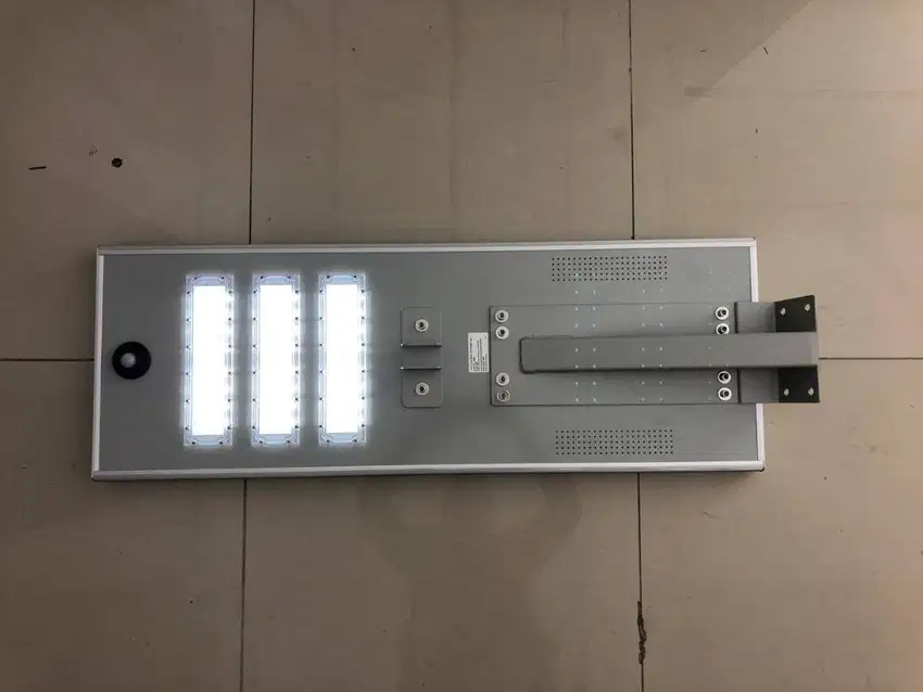 Lampu Solar Cell All In One 40W