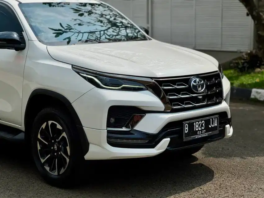 Fortuner VRZ 2.4 GR 4x2 AT 2022 Putih