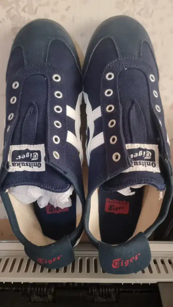 SEPATU SANTAI TIGER ONITSUKA