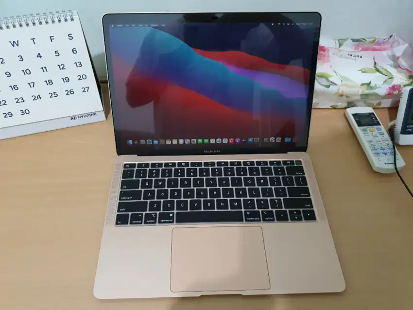 JUAL MURAH MACBOOK AIR APPLE ROSE GOLD KONDISI SEPERTI BARU 99.99%