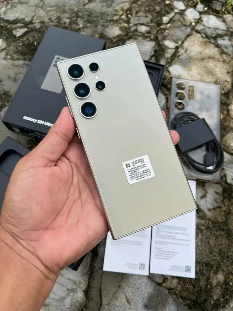 Samsung S24 ultra ram 12/256GB Garansi Resmi mulus like new