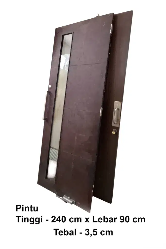 Pintu dan Kusen Bekas Bank – Kokoh & Siap Pakai