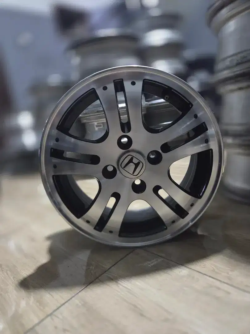 Velg oem honda jazz R14 pcd 4x100 lebar 55 et45
