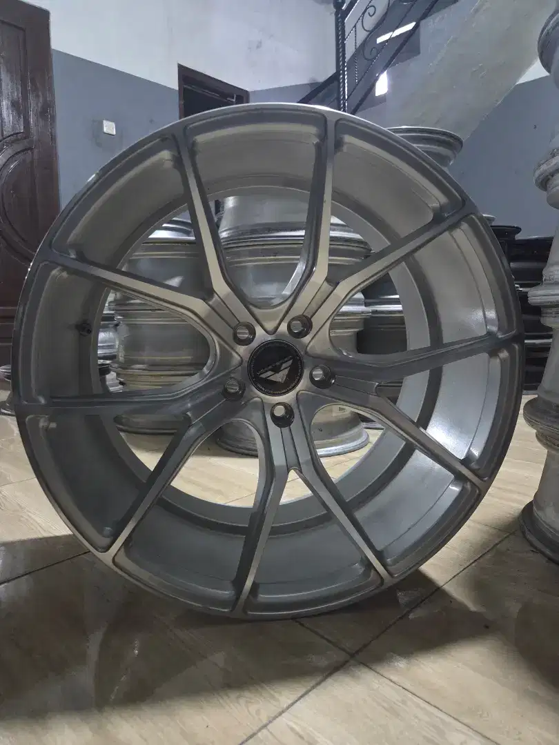 Velg R20 pcd 5x114 lebar 85/10 et40/42