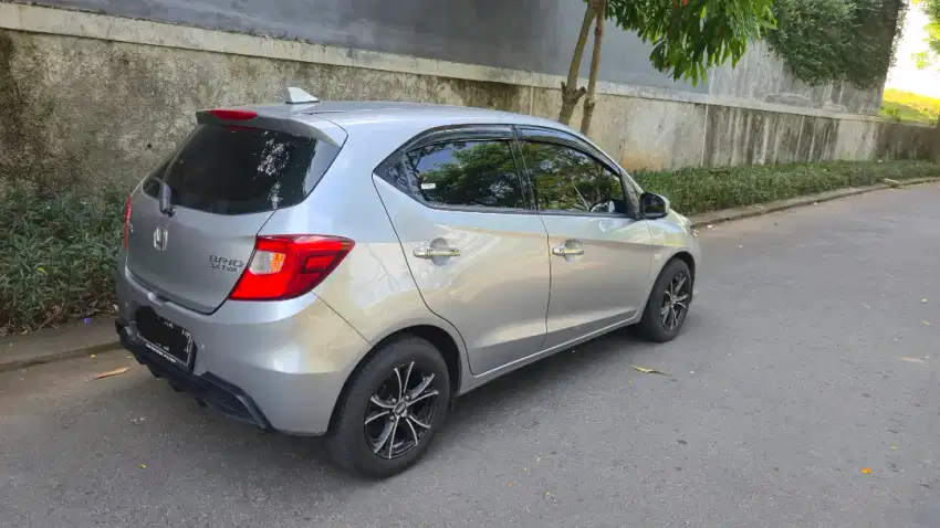 Low Km Brio E Cvt Silver Moon