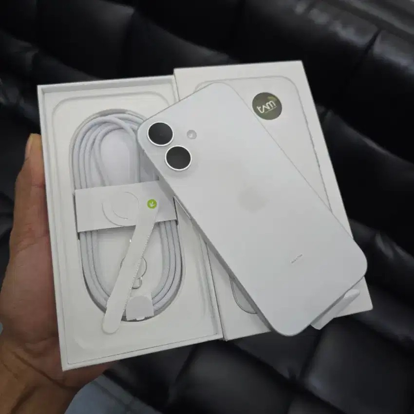 iPhone 16 128GB garansi resmi tam ibox