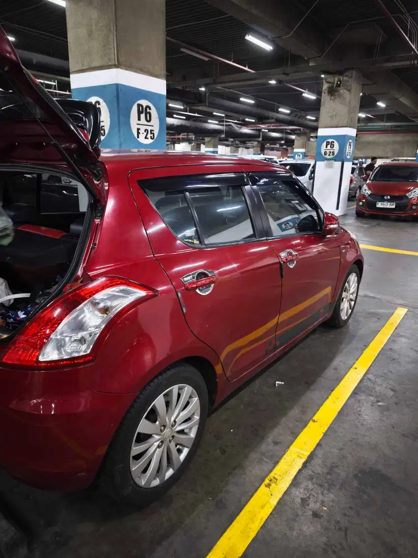 Suzuki Swift 2015 Manual Merah Marun Km Asli
