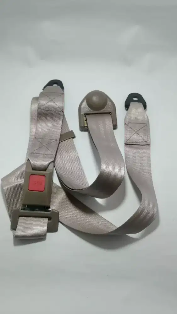 Sabuk pengaman 3 titik universal untuk semua mobil