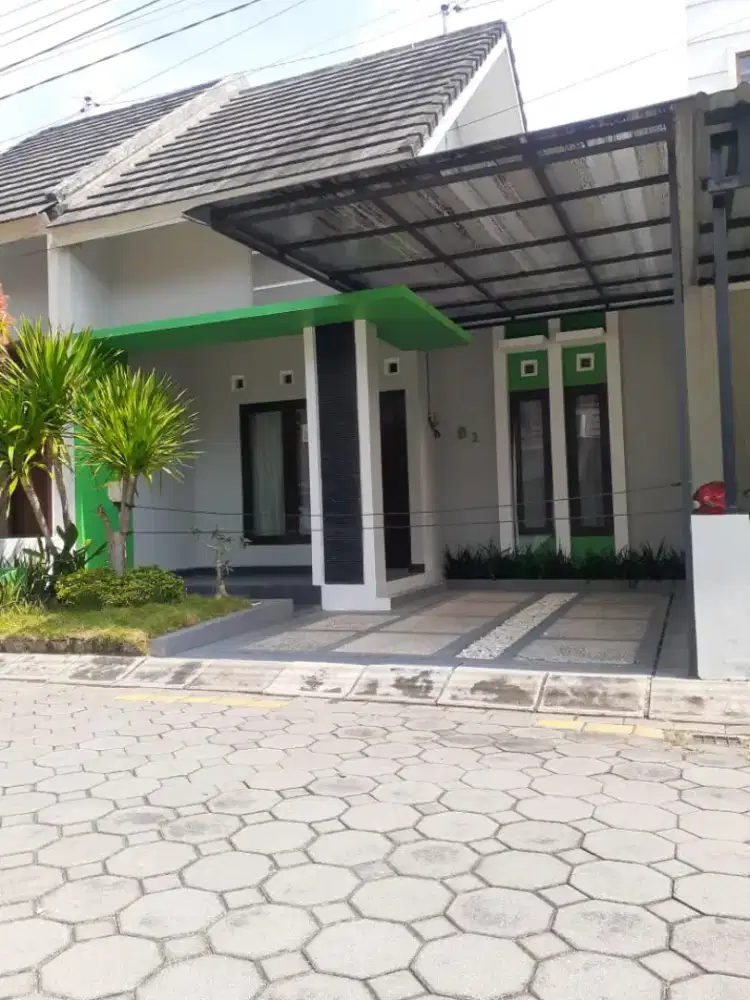 Disewakan rumah asri dan perabot colomadu