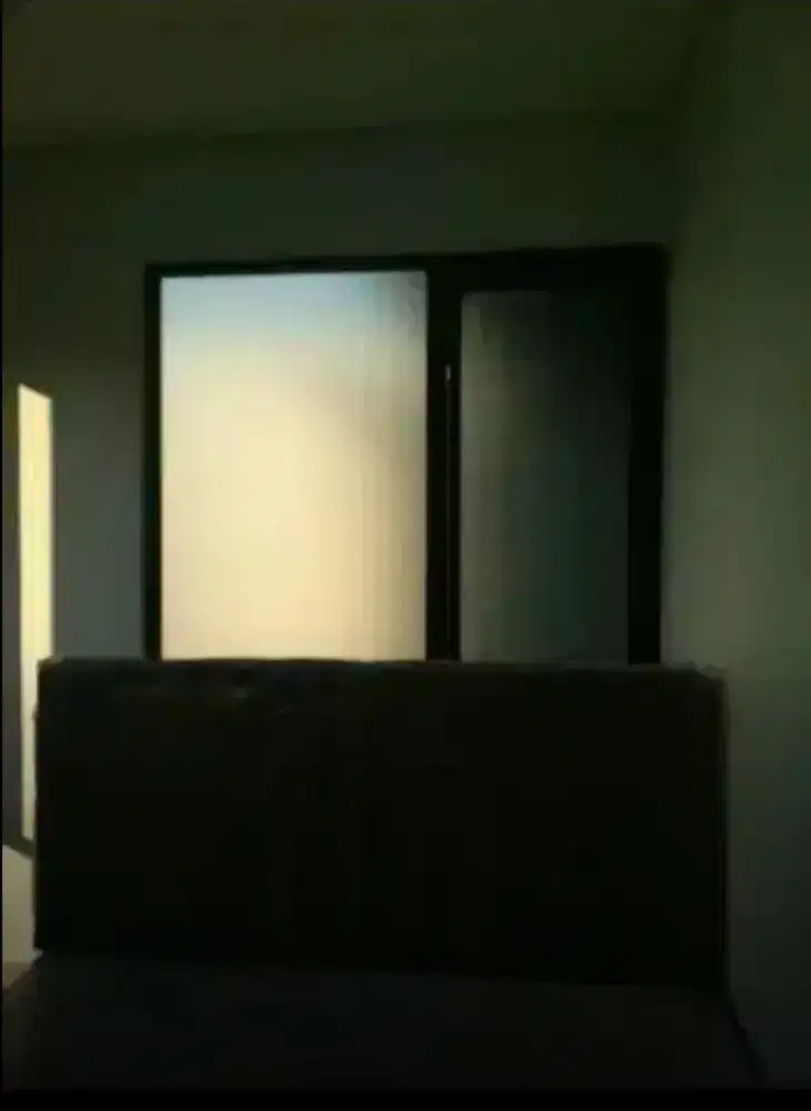 Pasang stiker Sanblas kaca film buat kamar tidur adem& teduh