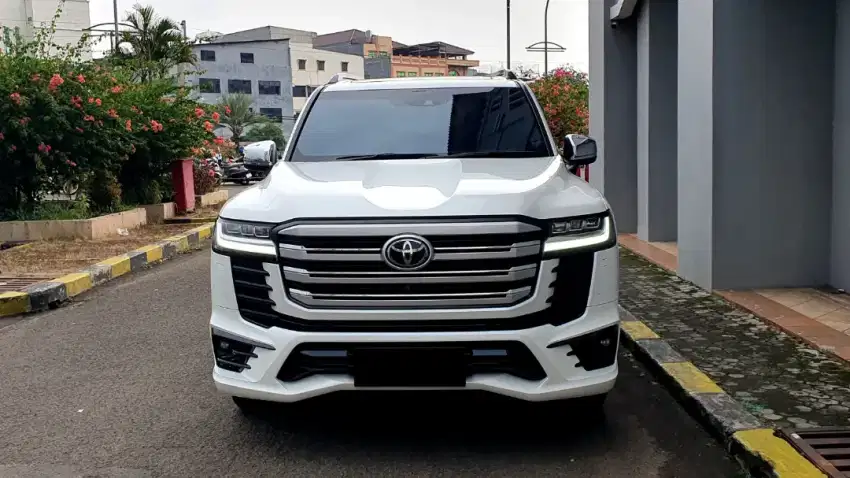 [ LOW KM ] Toyota Land Cruiser LC 300 VXR VX-R TSS Diesel AT 2023/2024