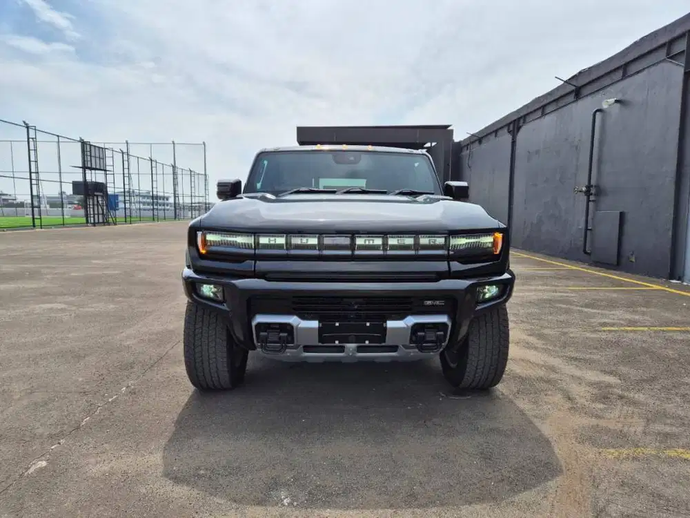 2025 HUMMER EV AWD LONG RANGE 3 MOTOR BLACK ON BLACK