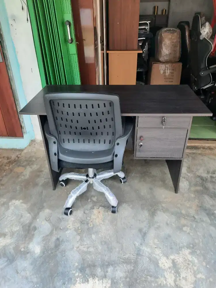 Meja kerja + kursi manager new
