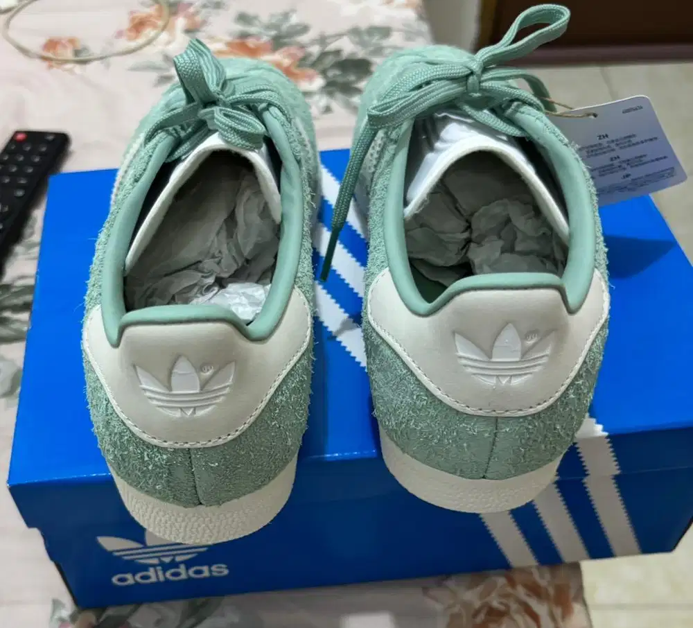 Jual Sepatu wanita Adidas gazelle baru