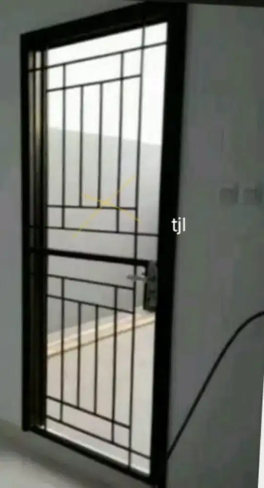 pintu teralis ram nyamuk